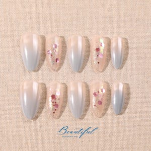 Glitter-ombre-pers: blauwe kleurverloop, handgeschilderde nailart-set