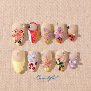 Colorful Floral Press-On Nails: Pearl & Diamond Shell Nail Art