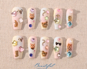 Uñas de gato kawaii hechas a mano: uñas de ataúd con diamantes de imitación