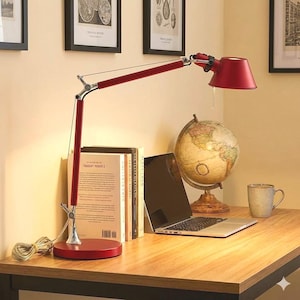 Lámpara de escritorio ajustable roja, lámpara de trabajo con brazo oscilante de estilo italiano de arquitecto moderno, lámpara de mesa minimalista para oficina en casa.