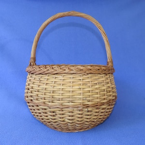 Vintage Wicker Basket: Rustic Handmade Country Picnic & Foraging Decor