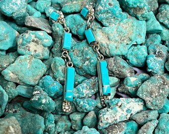 1,5 inch handgemaakte Zuni Turquoise Dangle Drop sterlingzilveren post-oorbellen