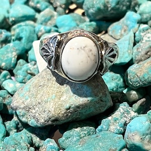 Size 10 Handmade Navajo Natural White Buffalo Sterling Silver Ring