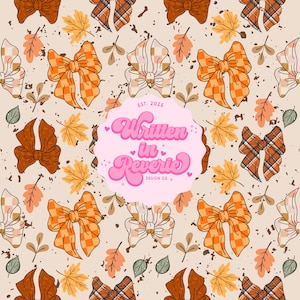 Puede incluir: Patrón repetitivo con lazos en tonos naranja, marrón y crema, algunos con diseños de cuadros. El diseño incluye hojas de otoño y el texto "Written in Reverie" en un círculo rosa.