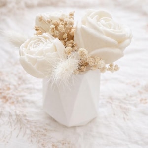 Bouquet éternel : fleurs en cire de soja parfumées à la fleur de coton et fleurs séchées dans son pot en gypse / bouquet artisanal /