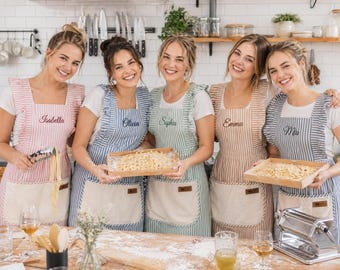 Personalized Striped Apron with Pockets, Embroidered Baking Kitchenwear, Wedding Favorszheg z