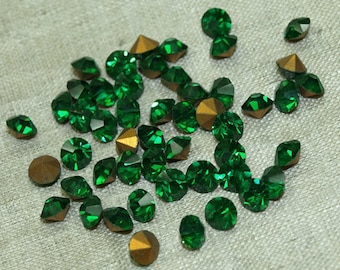 Strass diamantati smeraldo da 5 mm, 1960 ceco