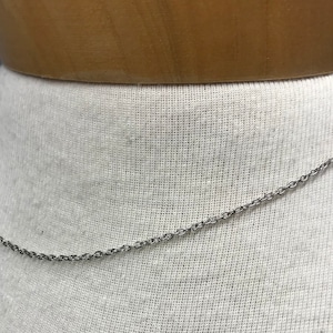 Vintage Base Metal Silver Tone Chain with clasp, 16&quot; strand; VBM162