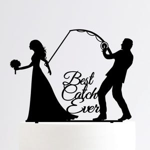Noivo puxando a noiva para o topo do bolo de casamento, melhor captura de todos os tempos, noivo arrastando a noiva para o topo do bolo, topo do bolo de pesca, fisgado para a vida, topo engraçado