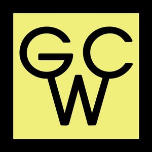 Pode incluir: Um design gráfico quadrado com um fundo amarelo pálido e uma borda preta espessa. Centralizadas no design estão as letras maiúsculas pretas em negrito G, C e W dispostas em uma formação estilizada com o G e o C acima da letra W.