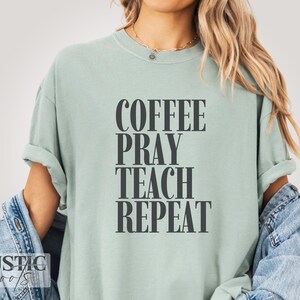 Koffie Bidden Herhalen Christian Homeschool Mama SVG PNG: trendy T-shirtontwerp (digitale download)