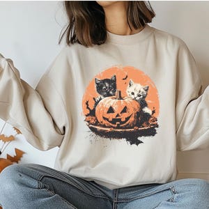 Cat Pumpkin Sweatshirt, Fall Halloween Sweater, Vintage 90s Sweatshirt, Retro Fall 90s Cat Sweater, Cat Lover Sweatshirt, Cute Cat Sweater