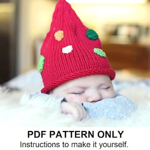 Può includere: Modello PDF per un cappello da gnomo di lana rosso con pois colorati. Istruzioni per realizzarlo da soli. Non è un cappello finito.