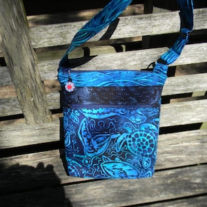 Cross Body Sea Turtle Batik Zipper Purse with six pockets