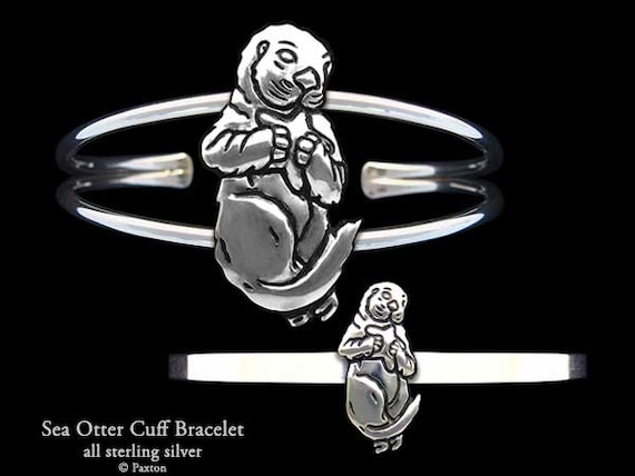 Bracciale rigido in argento sterling con lontra nativa del nord-ovest - Italia