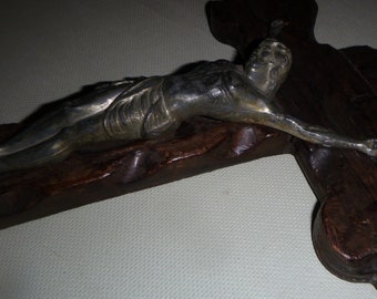 Vintage Religious LG.19" Wall Crucifix. Wood Carved Cross w/Metal Jesus Corpus. Very Nice.