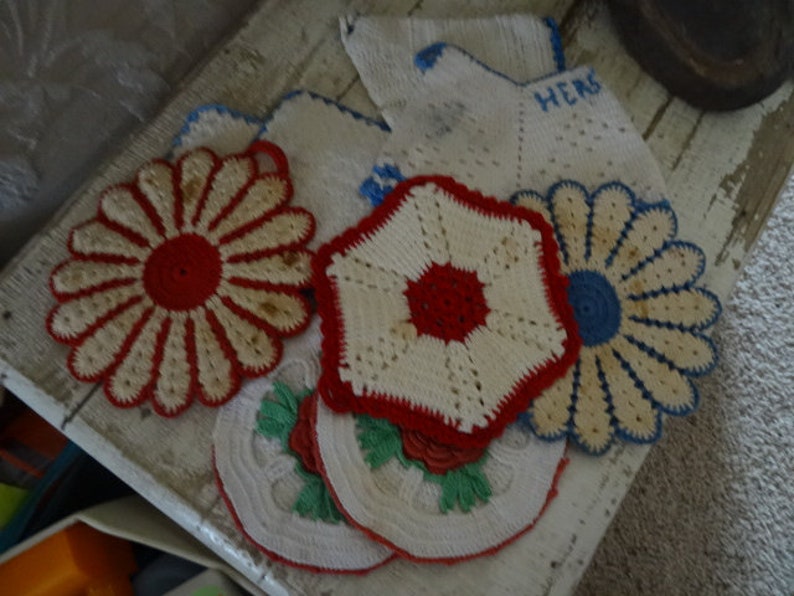 Vintage set 9 Hand Made Shabby Doilies Primitive Kitchen Hand Crocheted Pot Holders.Very Nice Brocante.