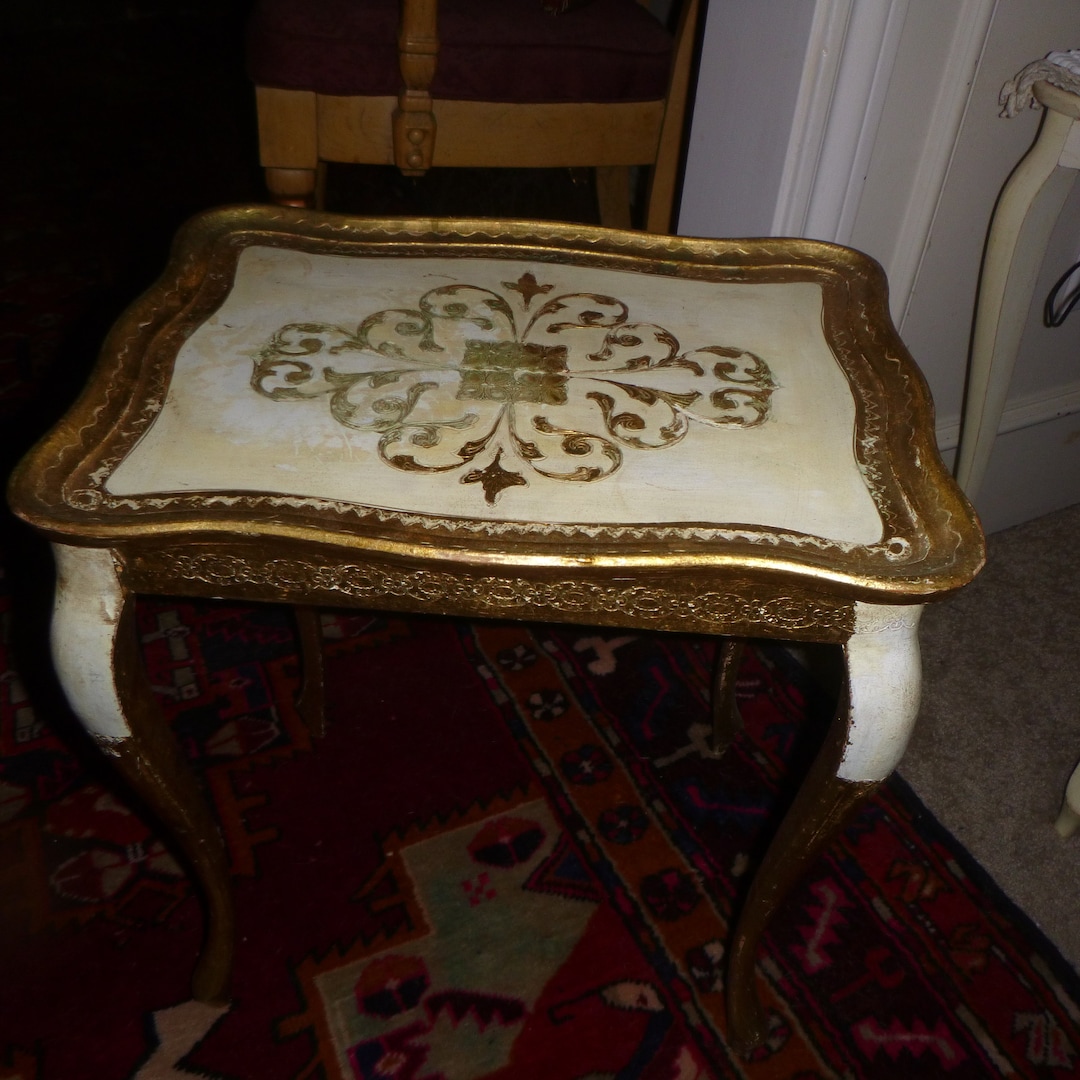 Vintage Elegant Italian Florentine Ornate Carved Gilt Wood Table ...