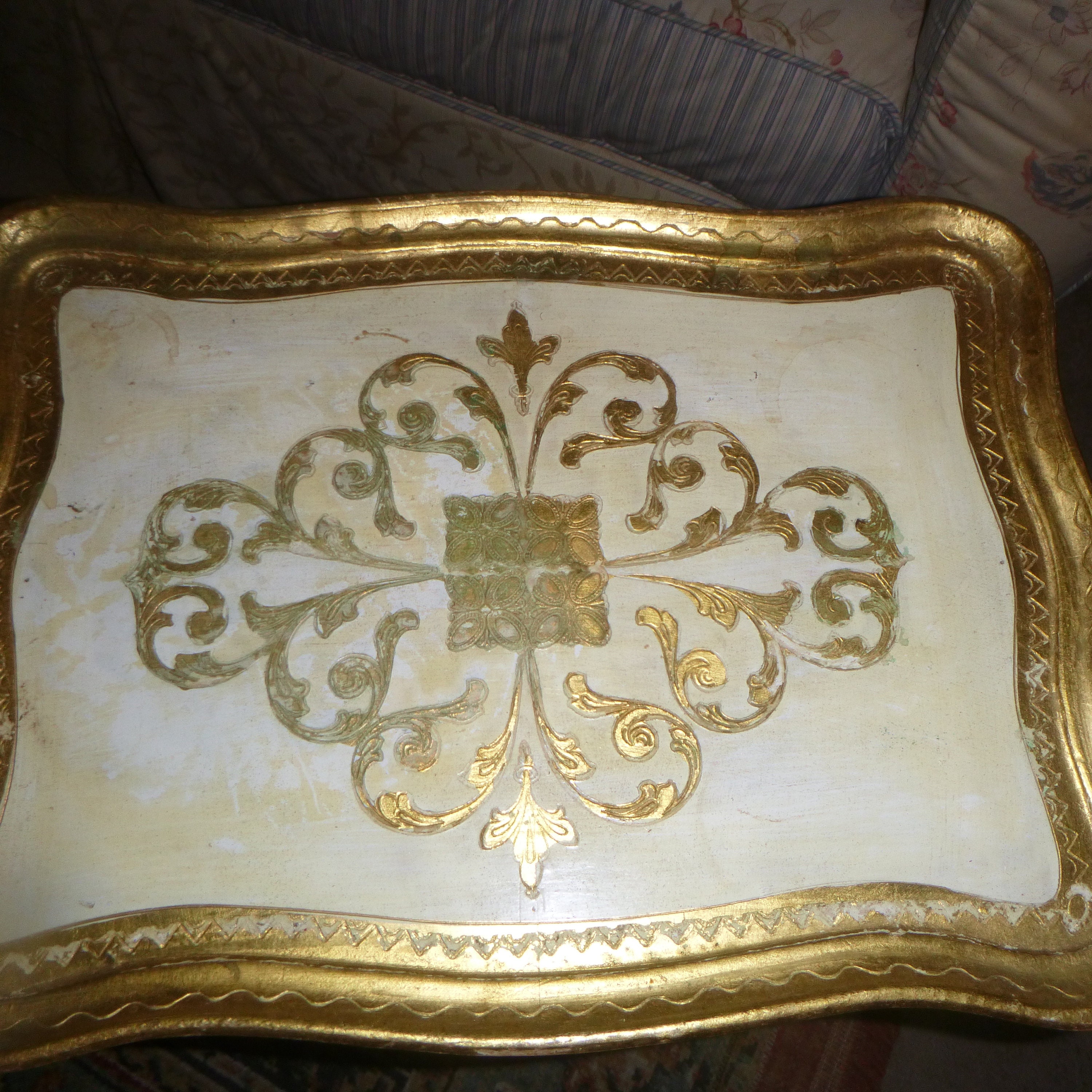 Vintage Elegant Italian Florentine Ornate Carved Gilt Wood Table ...