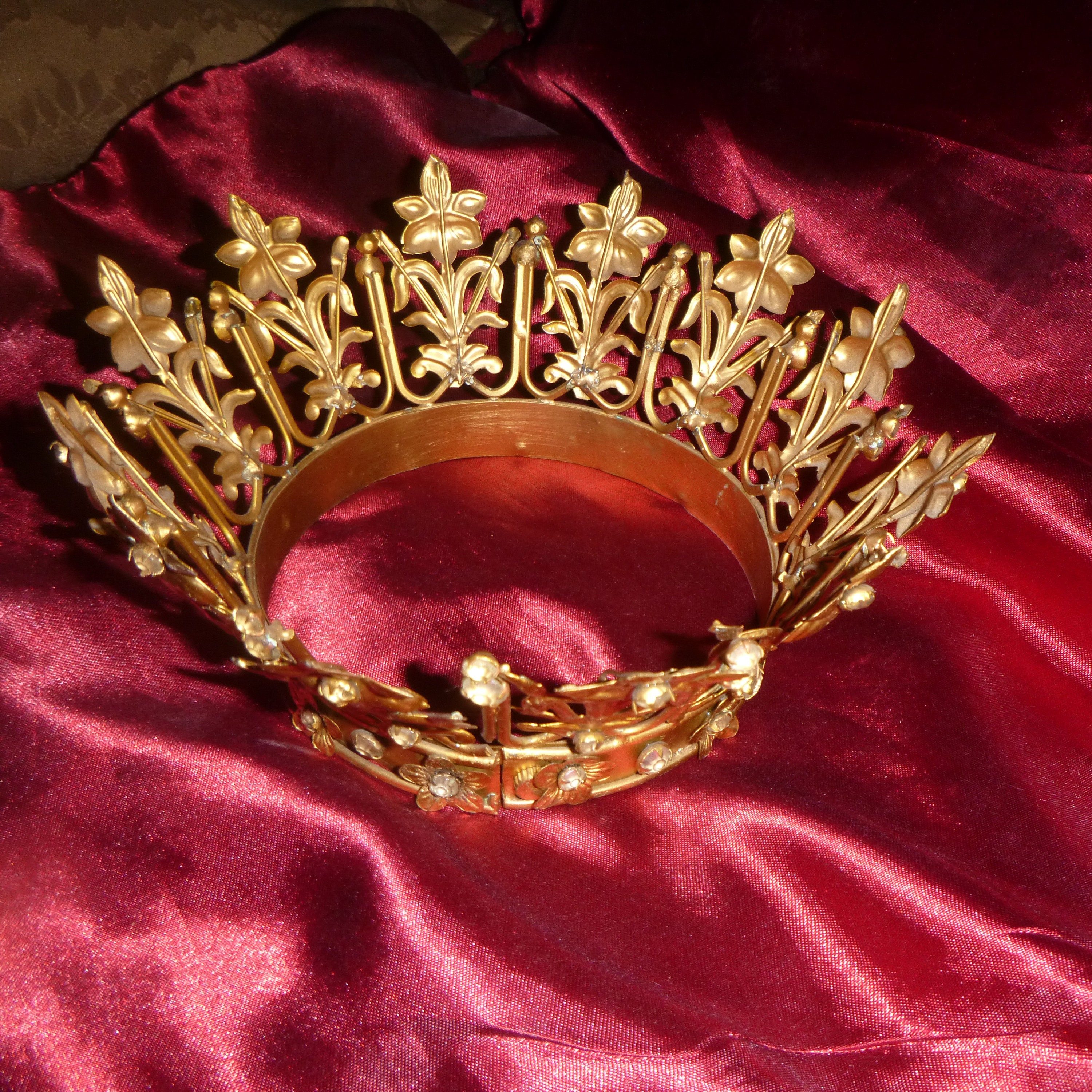 Fabulous Showy/chic Jeweled Antique Gold Ornate Metal Crown 