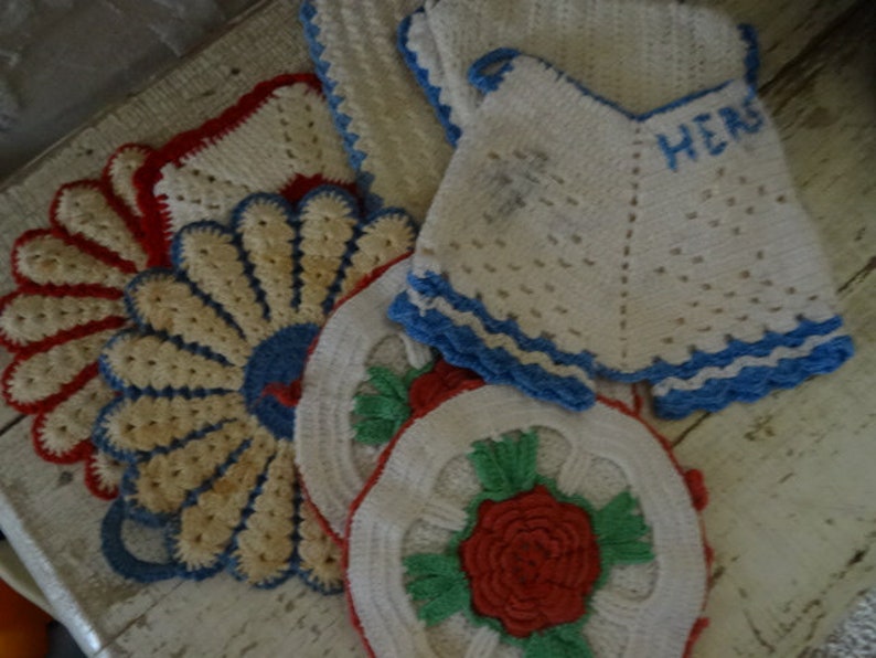 Vintage set 9 Hand Made Shabby Doilies Primitive Kitchen Hand Crocheted Pot Holders.Very Nice Brocante.