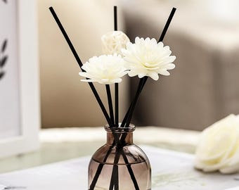 Natural Reed Diffuser with White Flowers,Elegant Home Fragrance Minimalist Aromatherapy Gift,Spa Room Decor,Gift for Her,Mom or Housewarming