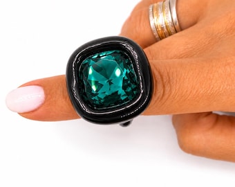 Rêve de Cristal Black Polymer Clay Ring | Emerald Green Crystal Statement Piece