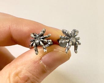 Silver Spider Stud Earrings – Cute Gothic Spider Jewelry, solid 925 Sterling Silver Bug Earrings, Halloween Studs, Minimal Spooky Gift
