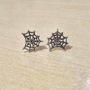 Silver Spider Web Stud Earrings – Halloween Gothic Jewelry, Cute Web Earrings, Witchy Aesthetic Gifts