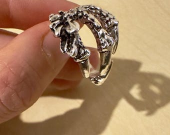 Anillo de Garra de Dragón Atrevido: Anillo Ajustable de Plata con Diseño de garra, Joyería Gótica de Fantasía, Anillo de Garra Feroz para Hombre y Mujer