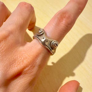 Whimsical Frog Face Ring: Adjustable Silver Tone Animal Jewelry
