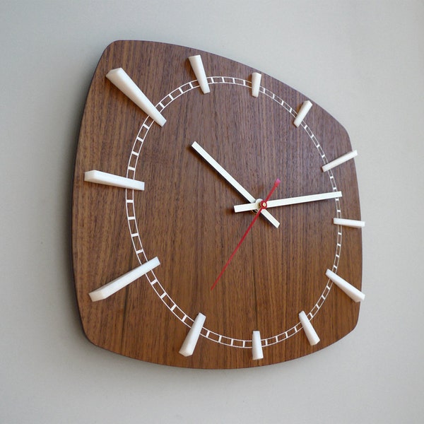 Modern Wall Clock // Norwahl // Walnut