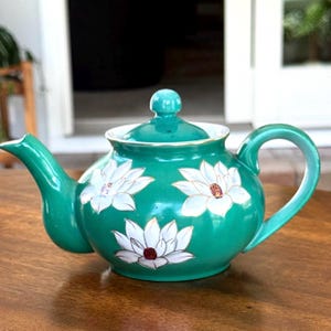 Vintage Green Lotus Teapot