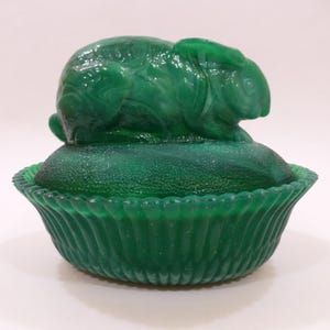 Vintage Hunter Green Slag Glass Rabbit on Nest 5.5&quot; McKee Summit Art Glass Covered Bowl Dish Bunny Collectible
