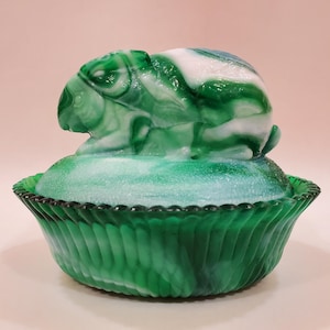 Vintage Emerald Green Slag Glass Rabbit on Nest 5.5&quot; McKee Summit Art Glass Covered Bowl Dish Bunny Collectible