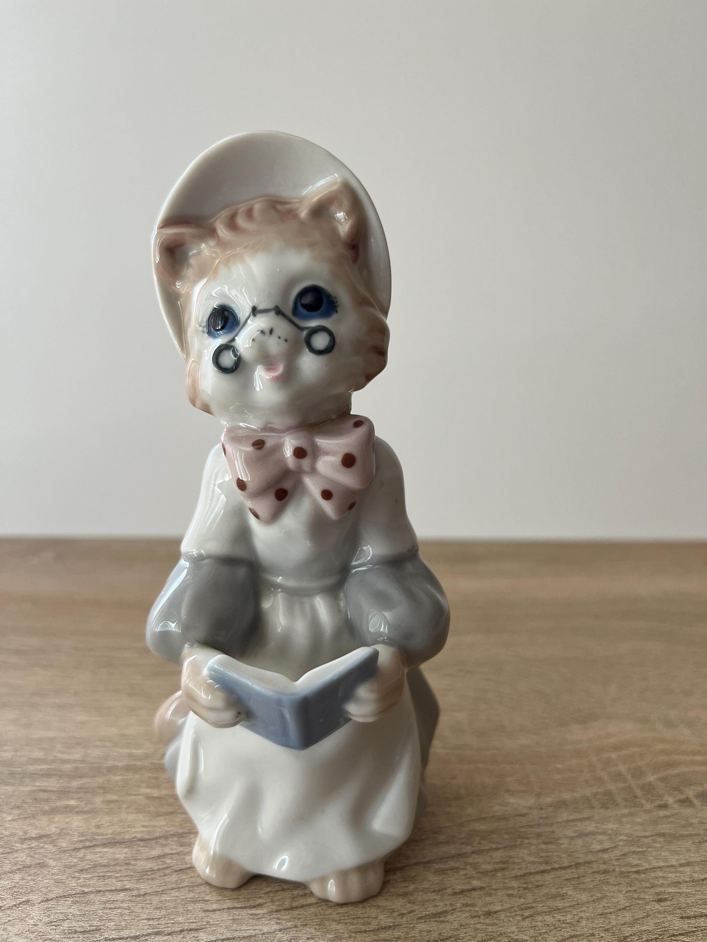 ヴィンテージ ポーセラーナ カサデス 猫の置物：手作りスペイン磁器