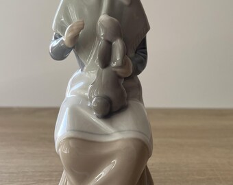 スペイン Zaphir 女の子 Vintage Zaphir Porcelain Figurine – Spanish Girl With Rabbit