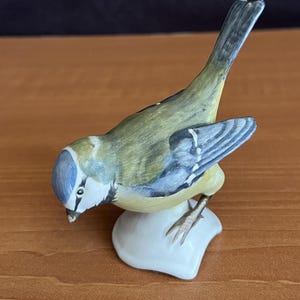 Vintage W. Goebel Blue Titmouse Bird Figurine – Rare German Porcelain Mésange Blaue ( Blaumeise ) – Mid-Century Collectible Animal Figurine