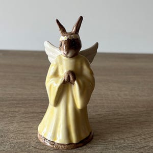 Angel Bunnykins Figurine – Vintage Royal Doulton DB196 (1999) – Collectible bunny statue, Easter bunny ornament, Adorable Angel home decor
