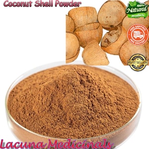以下が含まれることがあります： 茶色のココナッツシェルパウダーが入った透明なガラスボウル。画像には、ココナッツシェルのいくつかの部分と「Coconut Shell Powder」と「Lacuna Medicinals」というテキストも表示されています。「100％ Natural Products」、「Free Shipping」、「Best Seller」と書かれたバッジもあります。