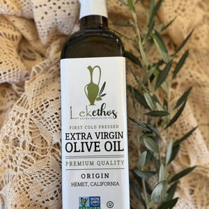 Fresh, extra virgin olive oil, locally grown and harvested in California. Family owned & crafted with care. 750ml Bottle.