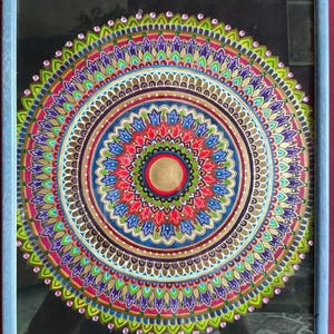 Mandala, specchi, mobili, disegni