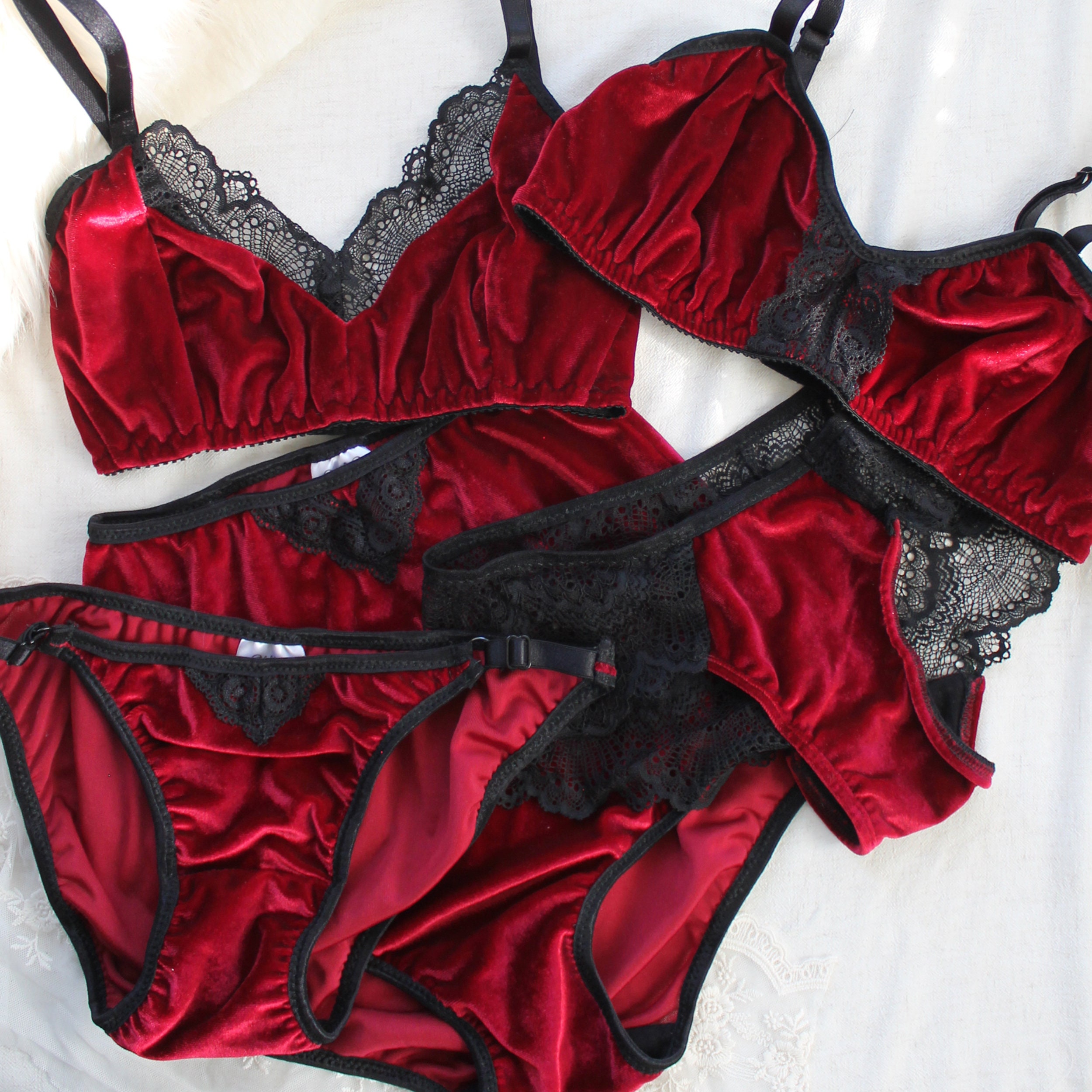 Velvet Lingerie Set -  Canada