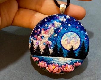 Felted Pendant tutorial, step-by-step video process, wool painting pattern