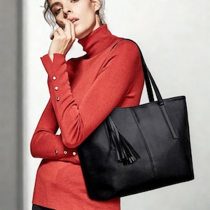 Elegante schwarze PU-Leder-Einkaufstasche für Frauen - Große Schulterhandtasche, Büro-Handtasche für jeden Tag, vegane Ledertasche mit Quaste, Geschenk für Sie