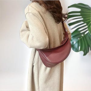 Sac à bandoulière minimaliste en cuir PU - Sac à bandoulière esthétique pour femme - Porte-monnaie gothique en cuir - Sac à bandoulière tendance demi-lune - Sac à main de tous les jours