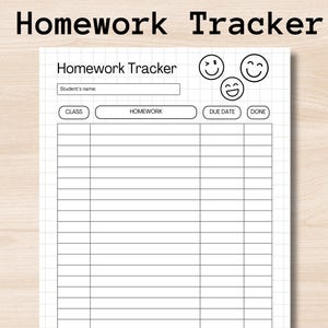 Peut inclure: Un suivi des devoirs blanc avec le texte "Homework Tracker" en haut. Le suivi comprend des sections pour la classe, les devoirs, la date d'échéance et l'état d'achèvement, ainsi qu'un espace pour le nom de l'élève. Des icônes de smiley sont également incluses.