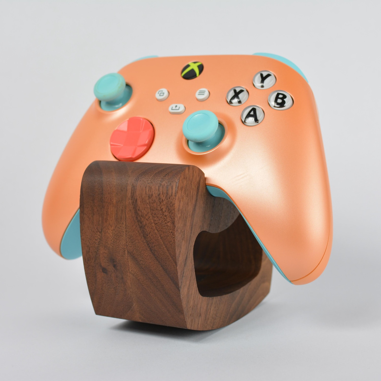 Hand-made, wood Xbox Controller Stand โ Kinetic Design, Elite Compatible