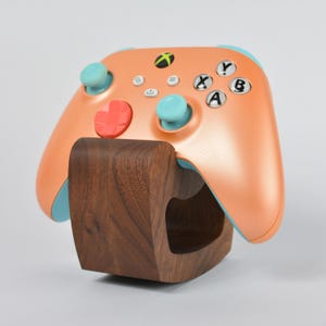 Hand-made, wood Xbox Controller Stand – Kinetic Design, Elite Compatible