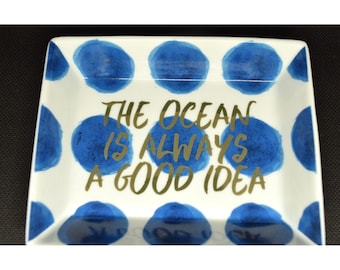 Rosanna Azure Prydnadsbricka Unisex OS Blå Nya Ocean Citat Prickig Porslin